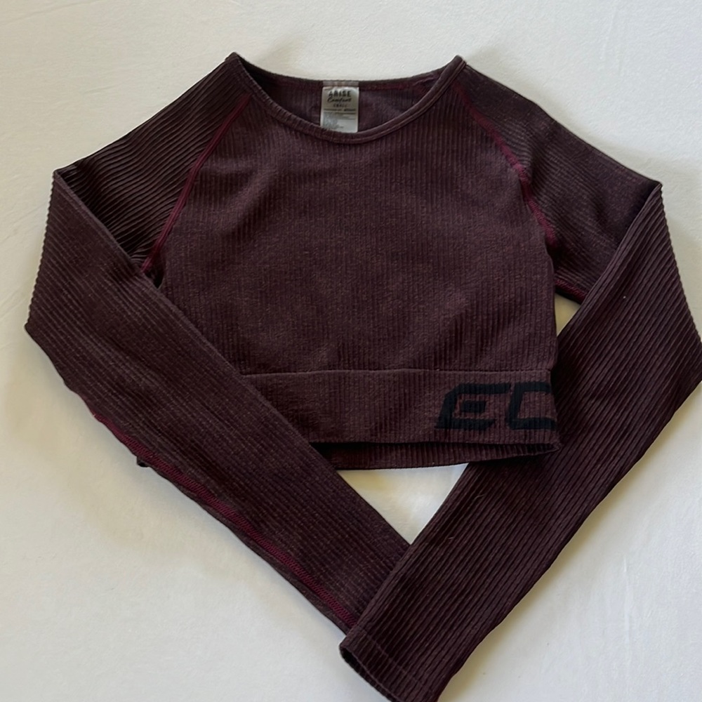ECHT Long Sleeve Crop Top